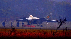 中国、J-20戦闘機が頻繁な地上テストを実施　近く初飛行へ