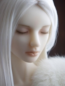 【超絶悲報・・】　とうとう日本人がリアルな白人美少女やエルフを模した少女の人形を作り出した・・とロシアのサイトで話題に　【画像】